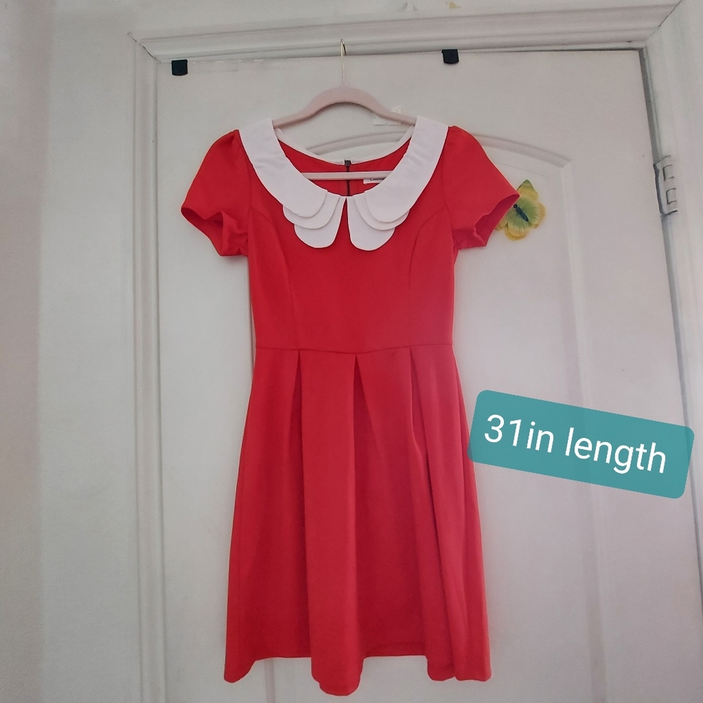 Cute red dress with white collar